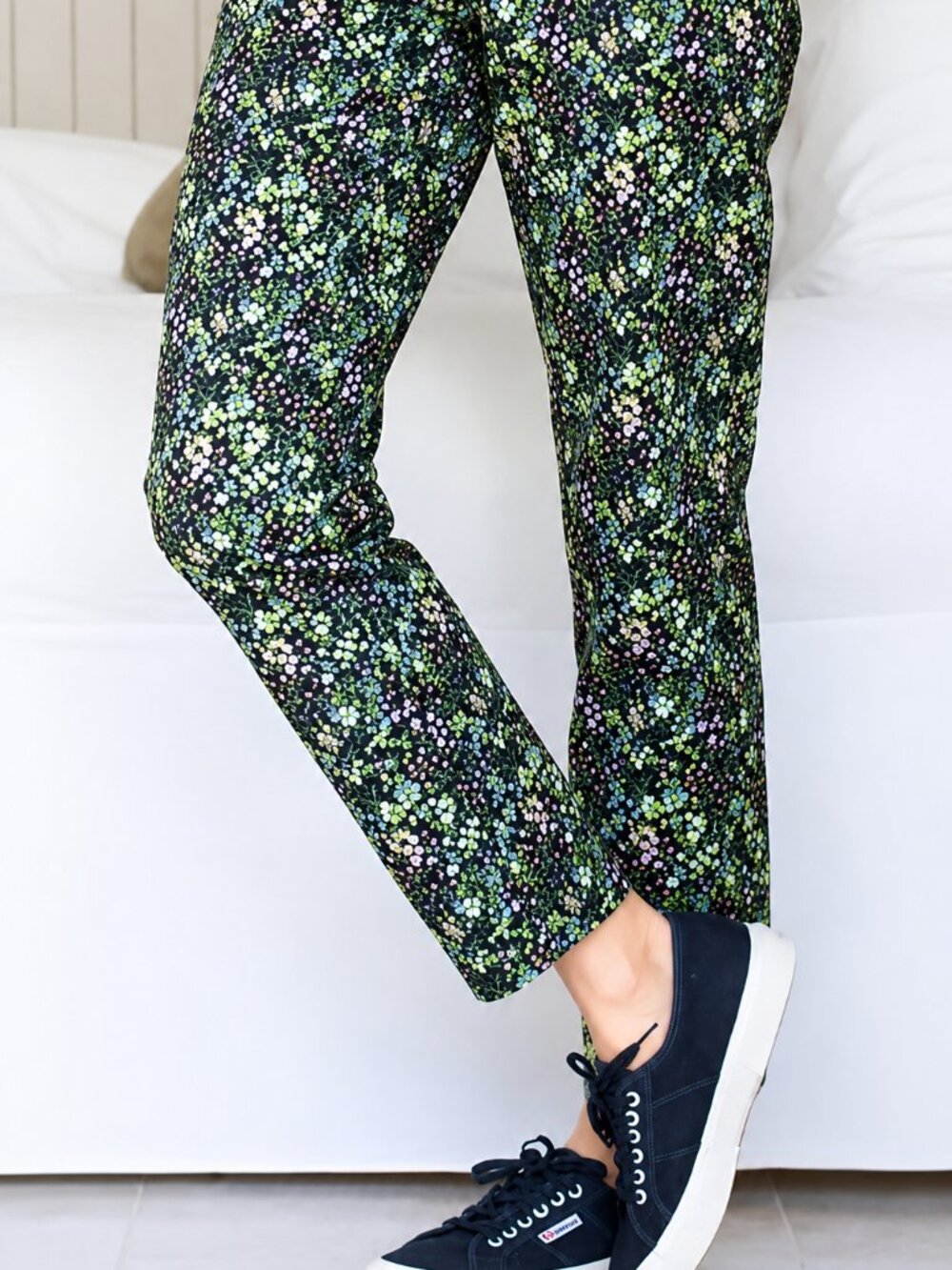 J. Jill Floral Cropped Ankle Pants in Black with Pink & Green